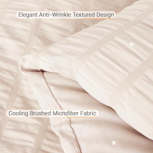 Full bedding set layout including sheets