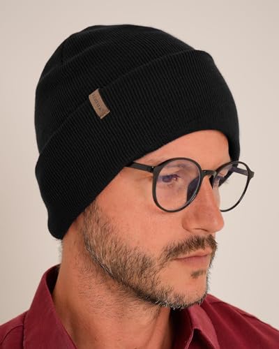 Side profile of FURTALK winter hat